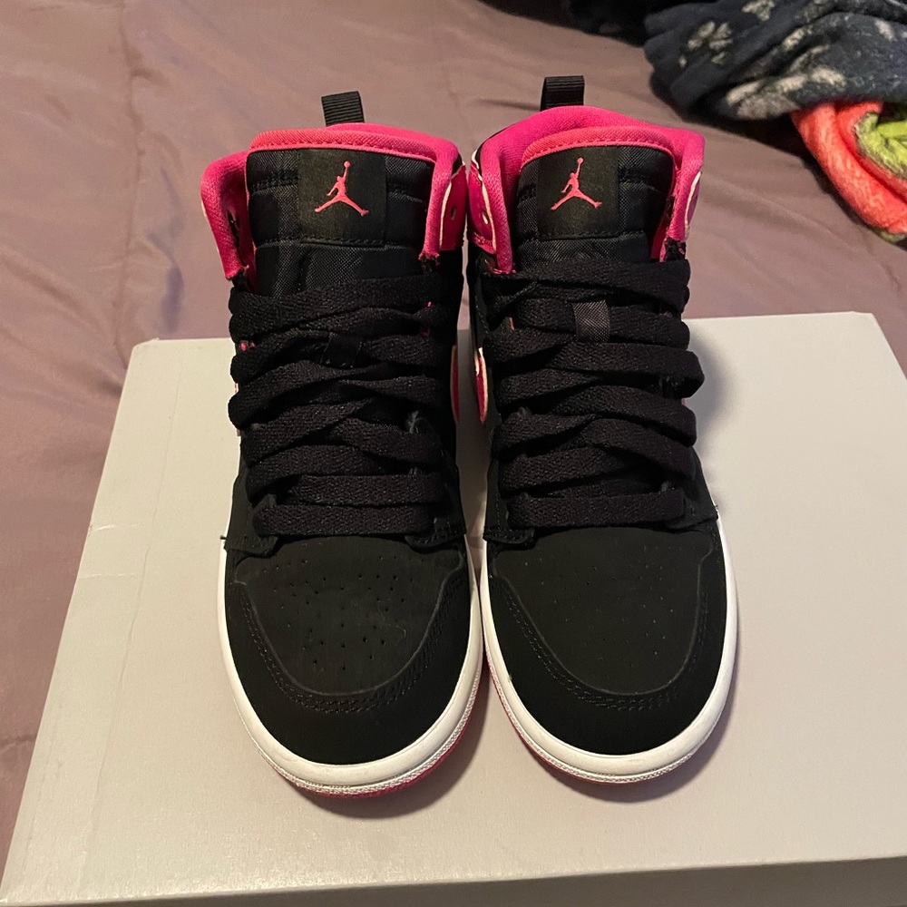 Im selling both pairs shoes for $120 my daughter only wore then 1time!Size12.5c